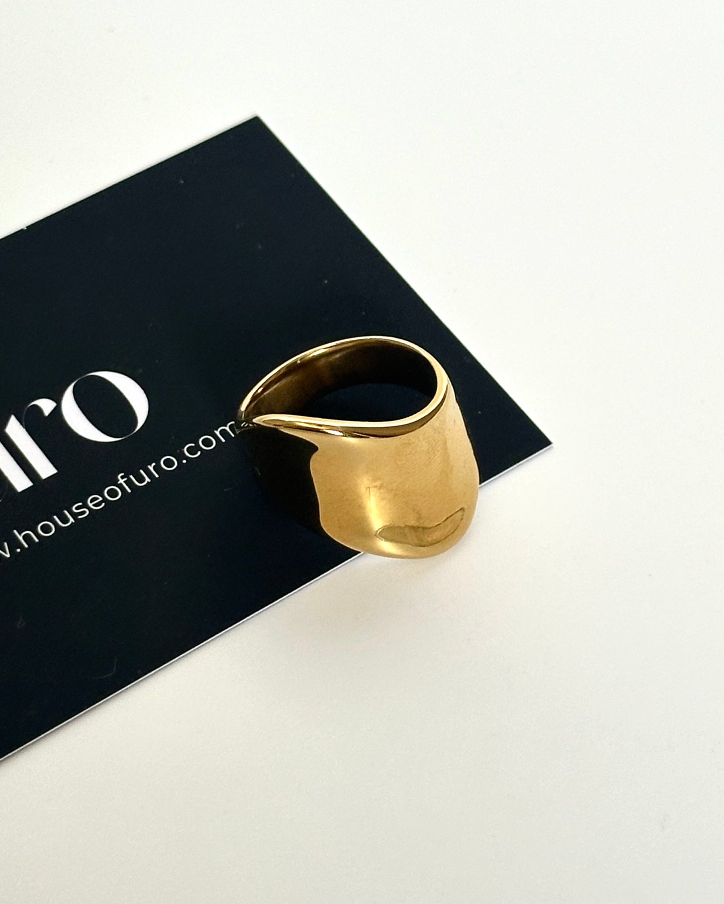 GG icon ring