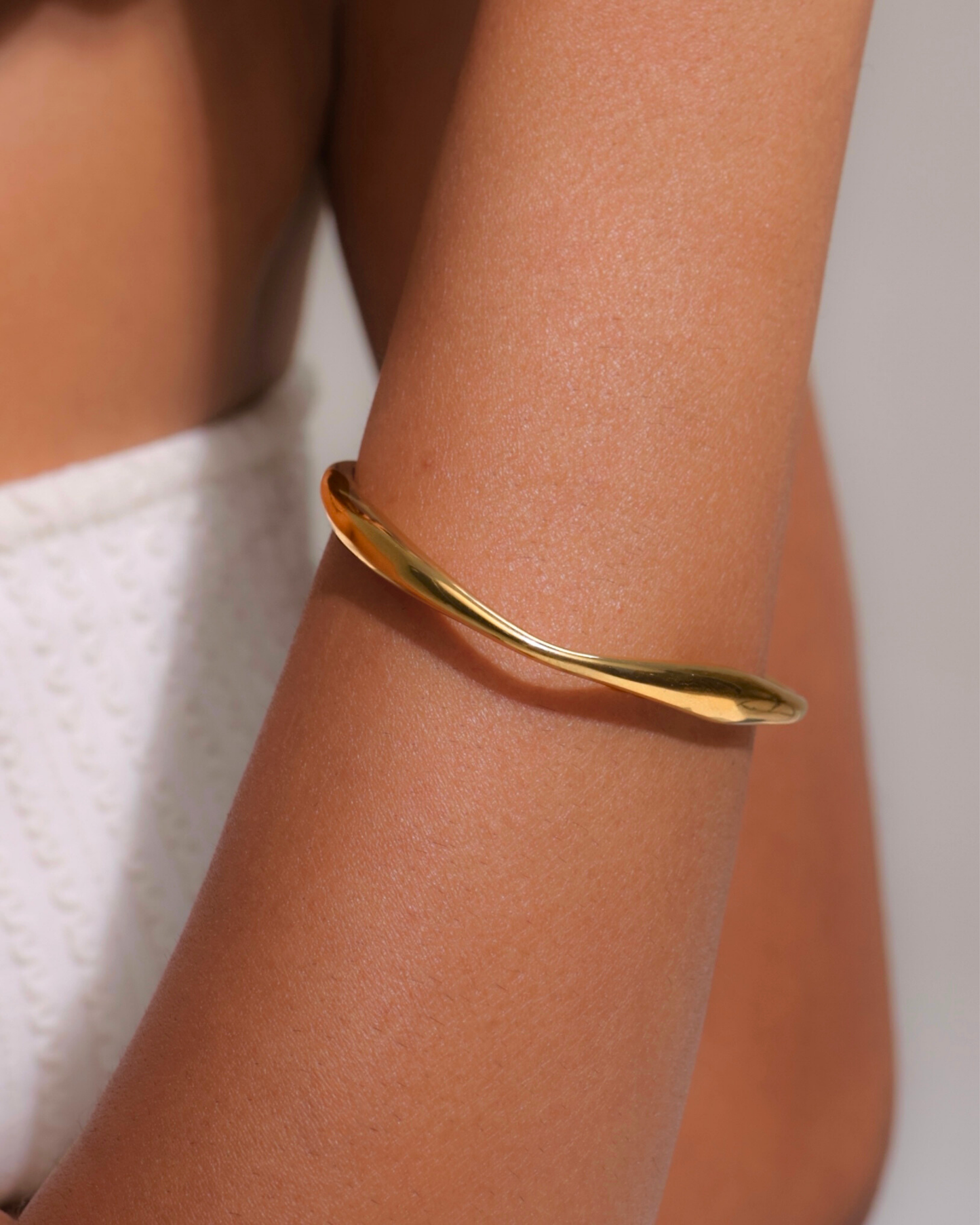 Iris Handcuff