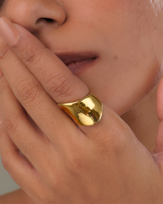 GG icon ring