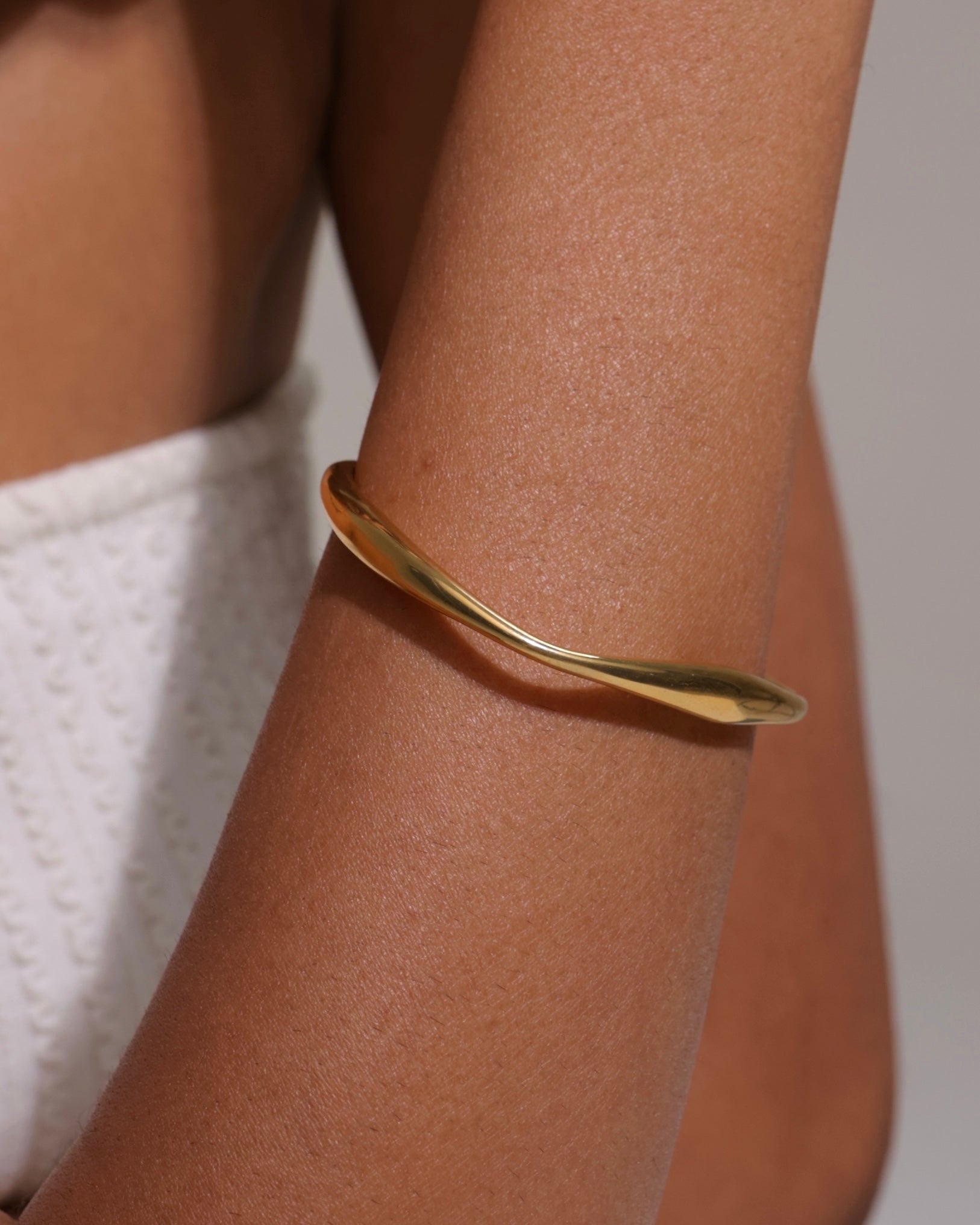 Iris Handcuff