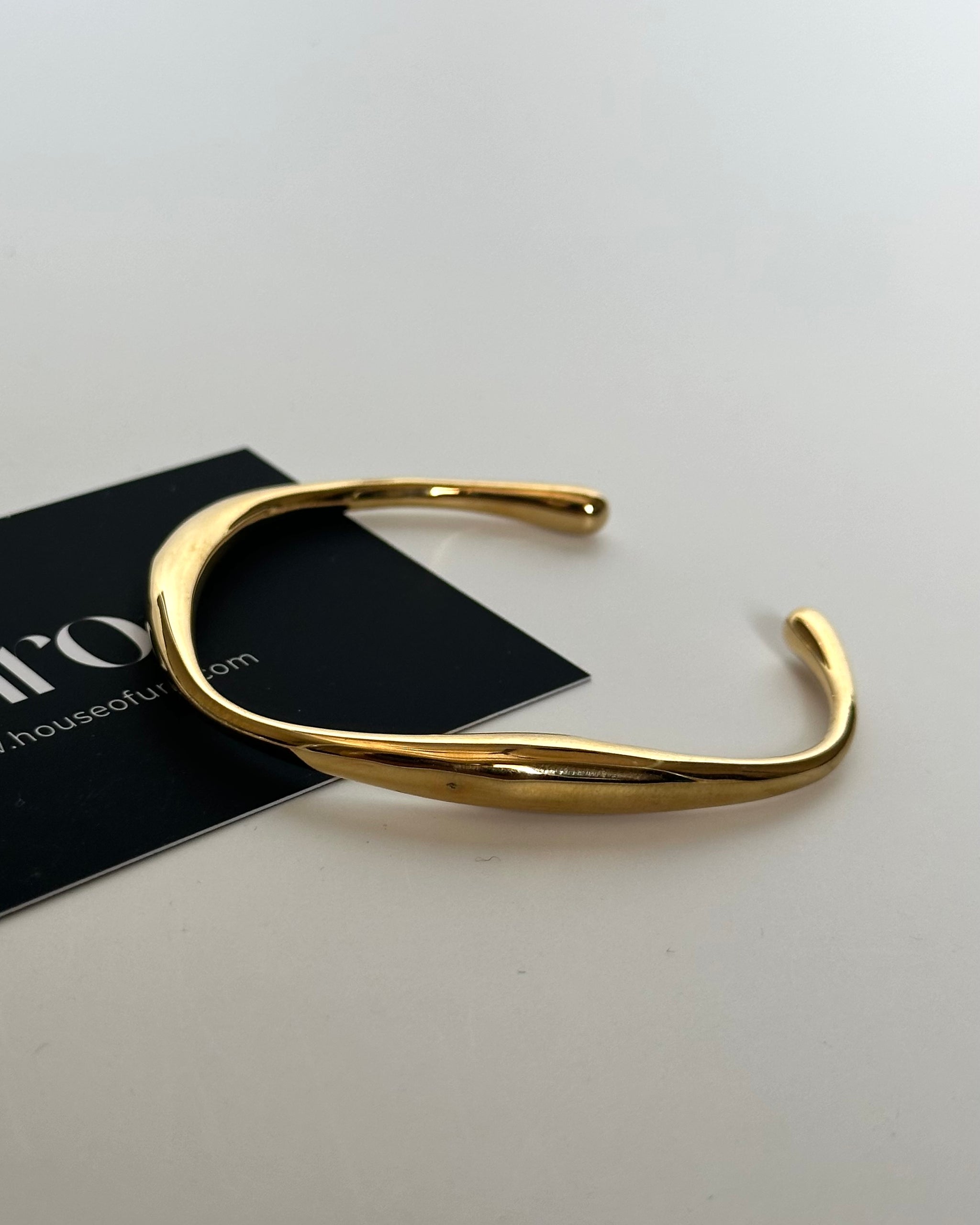 Iris Handcuff
